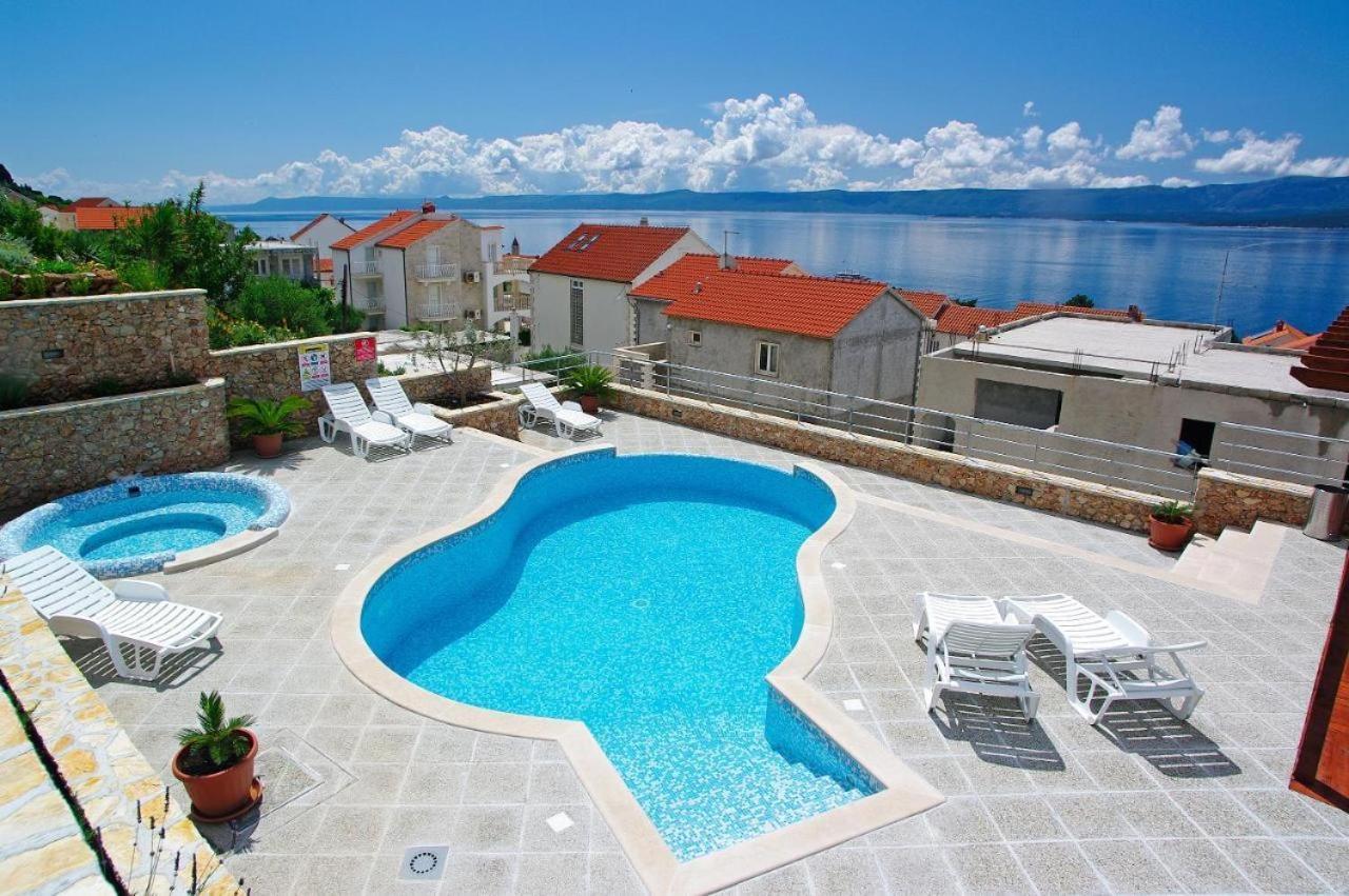 Villa Lara Apartments Bol Exterior foto